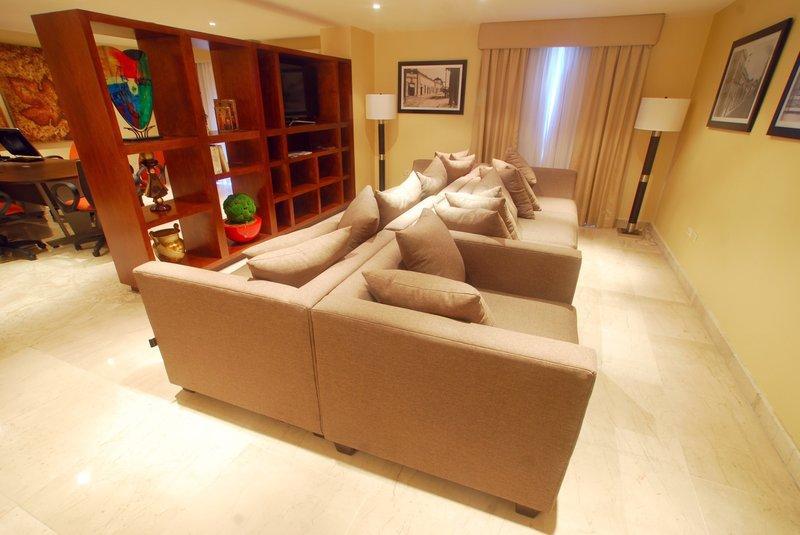 Holiday Inn Monclova By Ihg Экстерьер фото