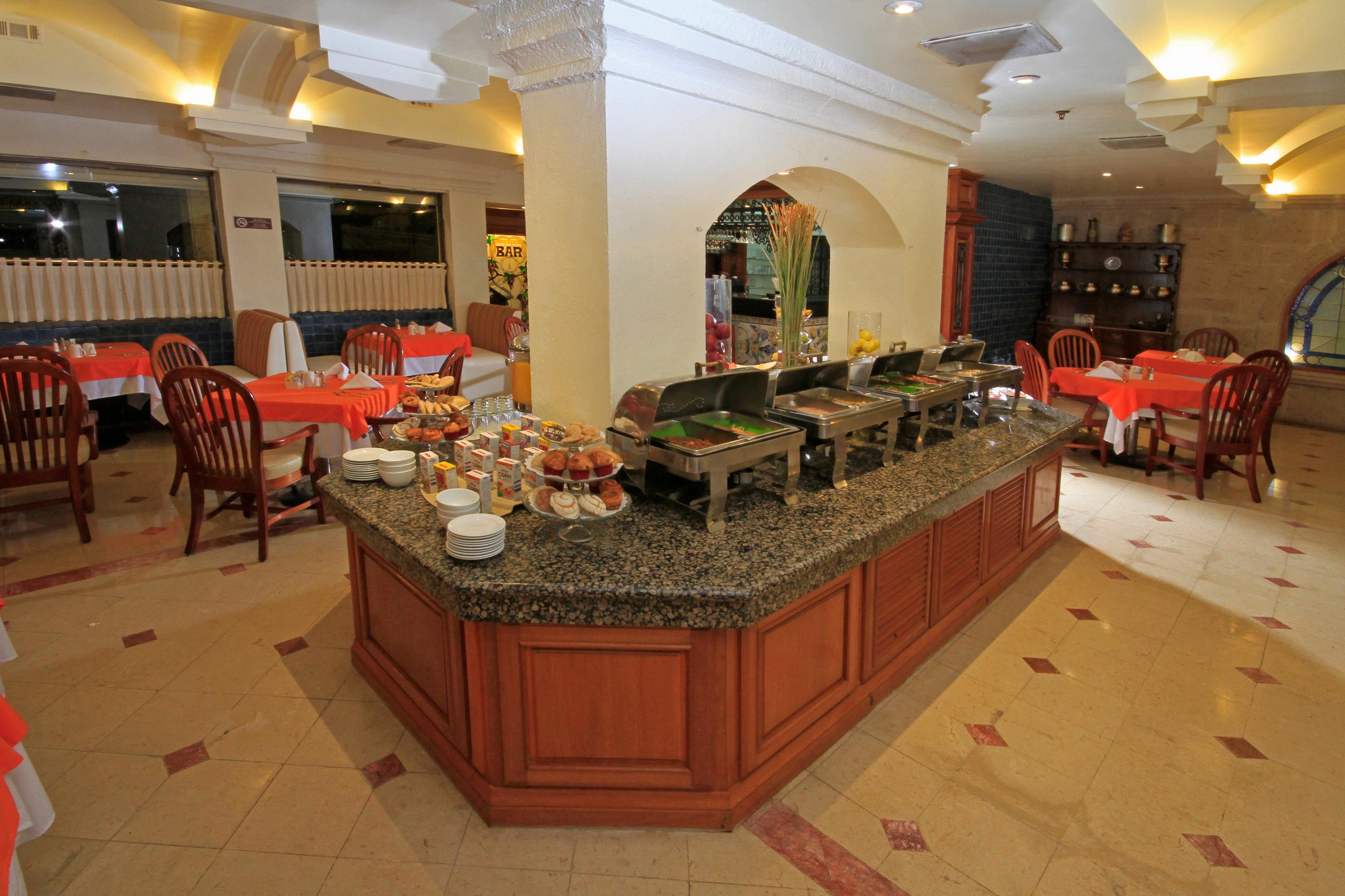 Holiday Inn Monclova By Ihg Экстерьер фото