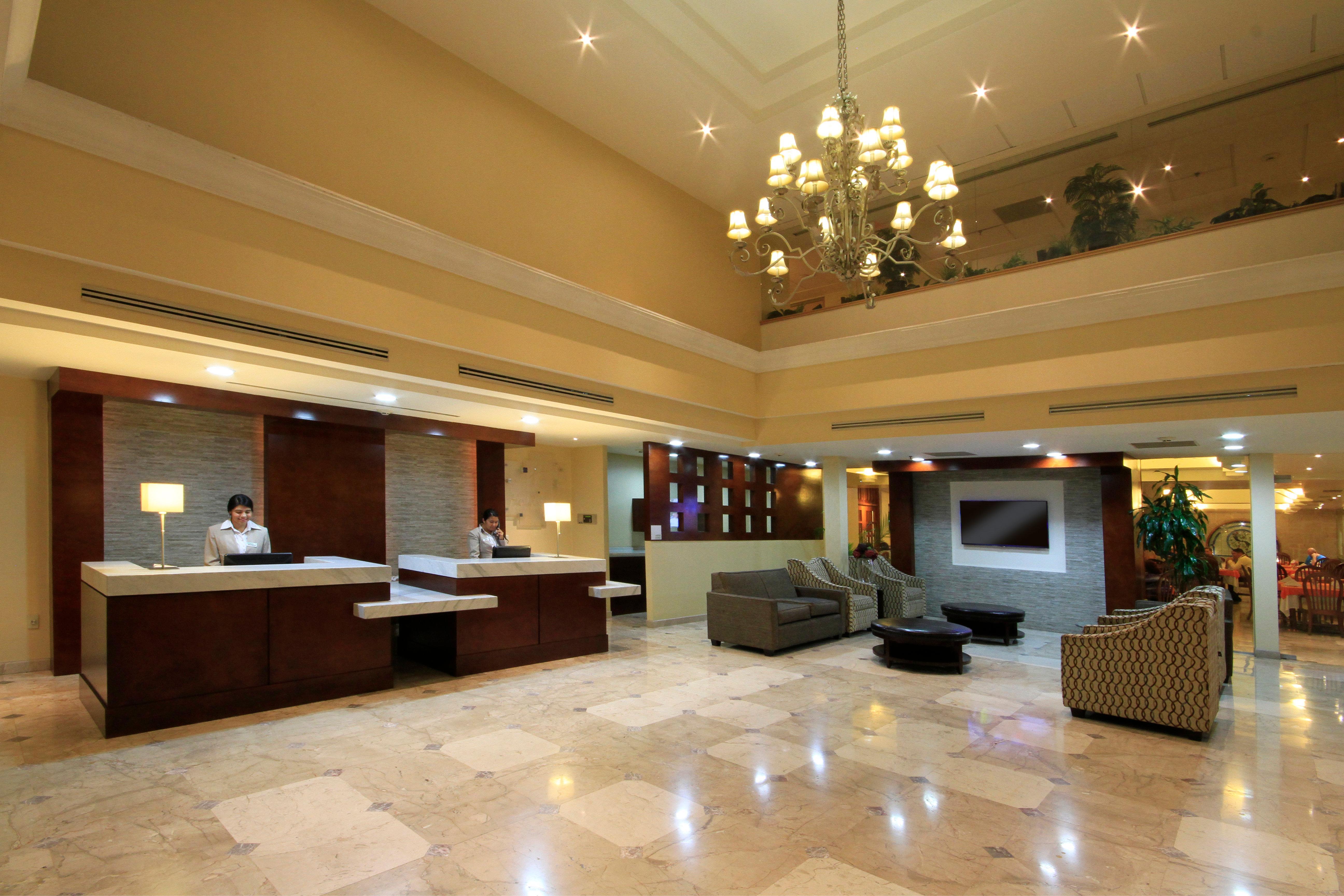 Holiday Inn Monclova By Ihg Экстерьер фото