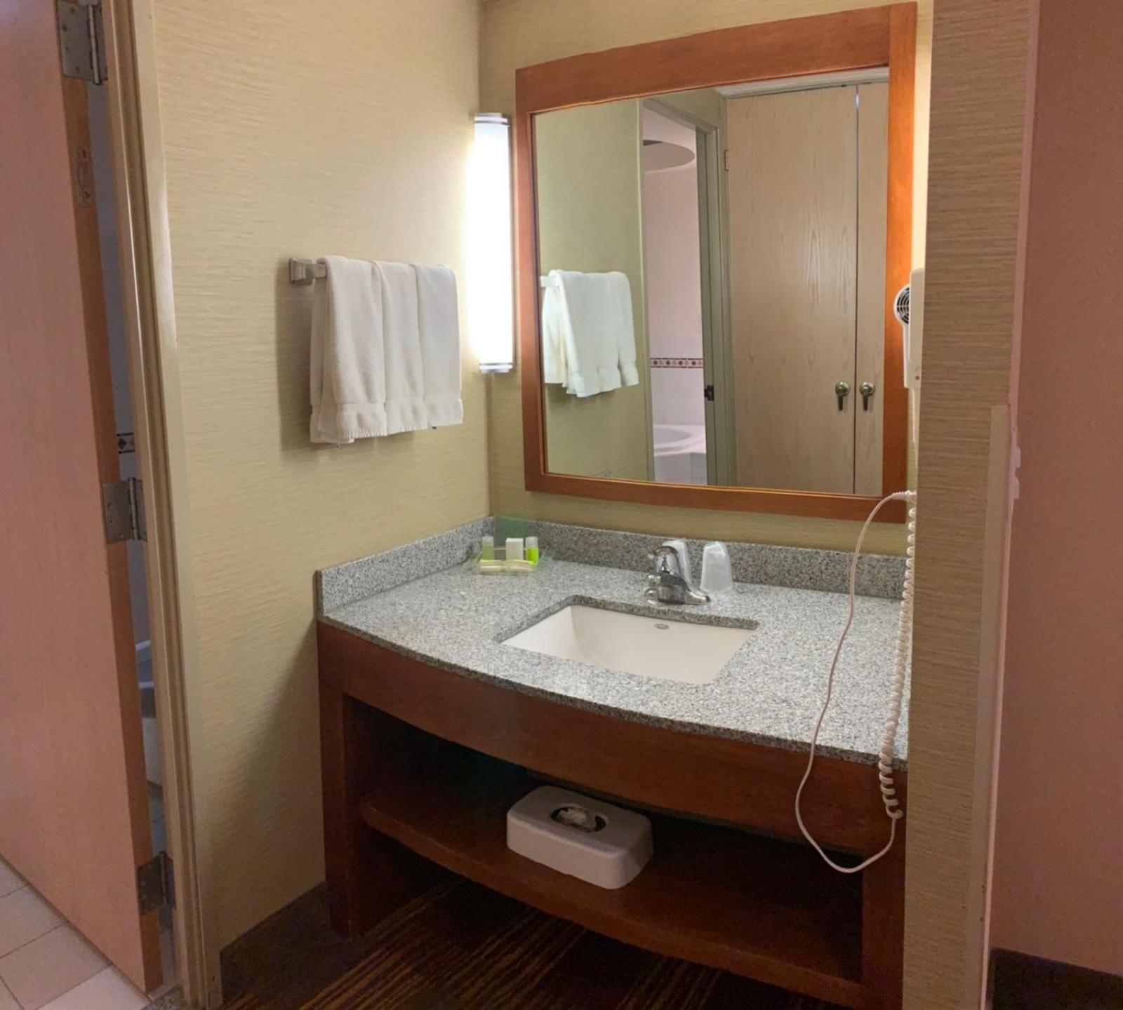 Holiday Inn Monclova By Ihg Экстерьер фото