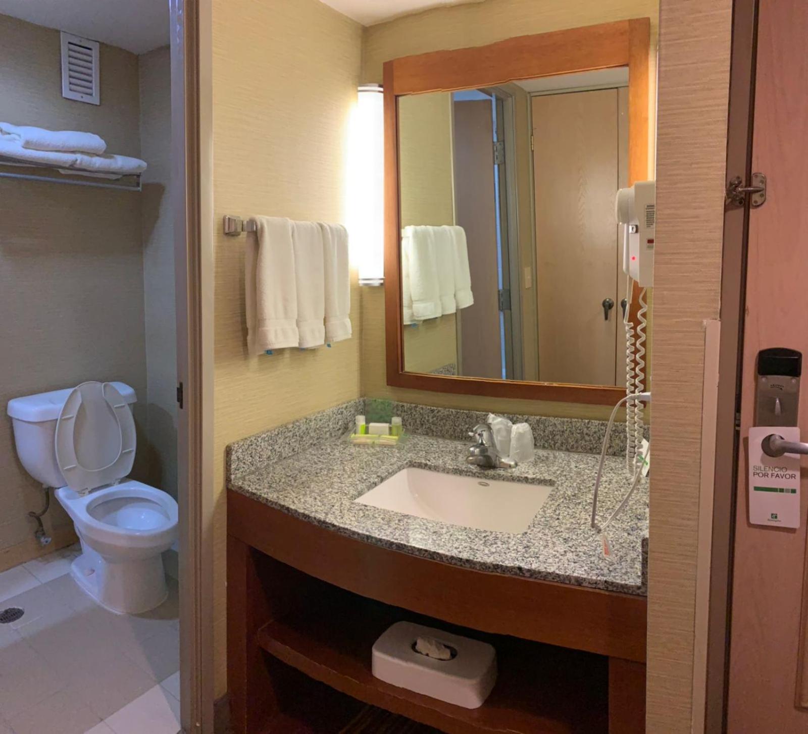 Holiday Inn Monclova By Ihg Экстерьер фото
