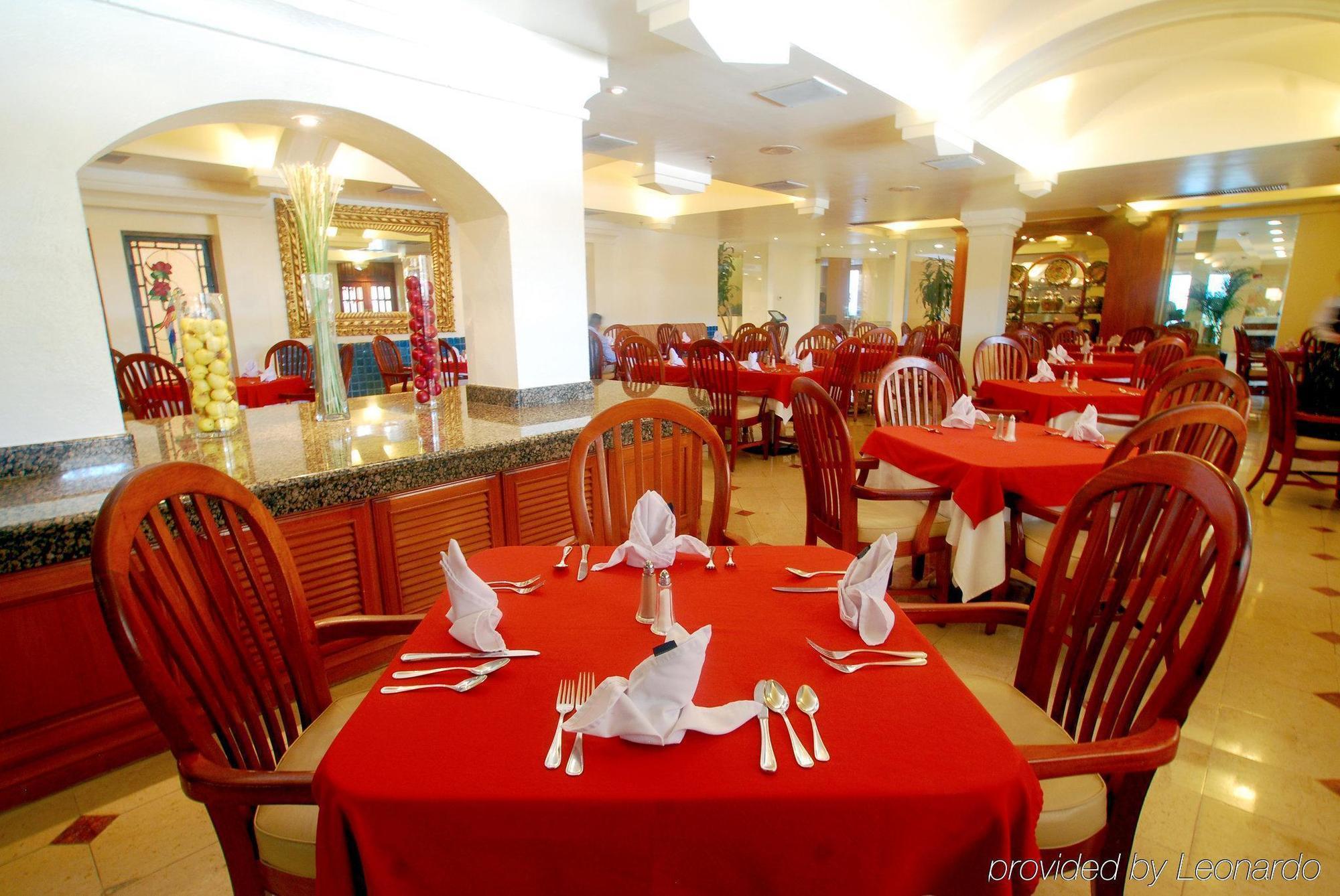 Holiday Inn Monclova By Ihg Экстерьер фото