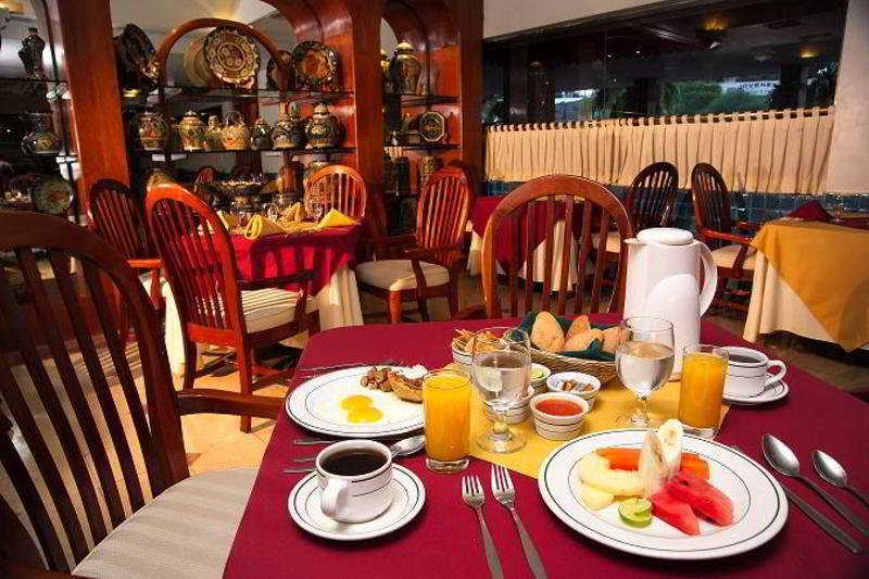 Holiday Inn Monclova By Ihg Экстерьер фото