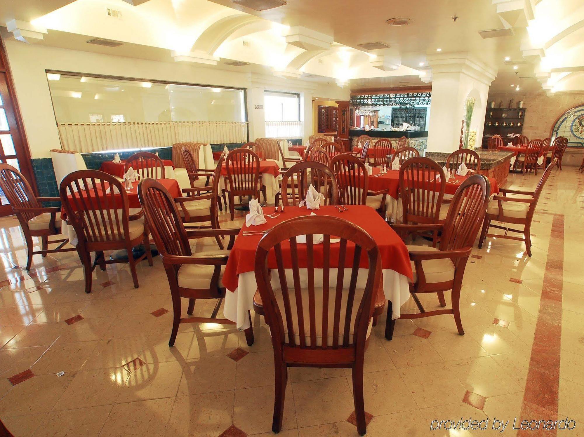 Holiday Inn Monclova By Ihg Экстерьер фото